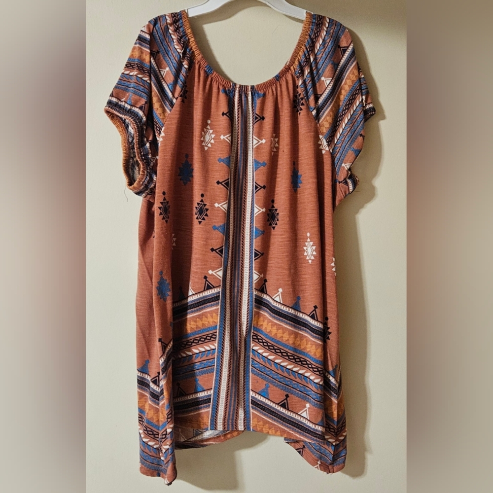 2X ABSOLUTELY FAMOUS AZTEC PRINT TOP - Picture 2 of 2